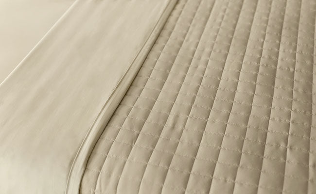 COMPHY | Quilted Blanket