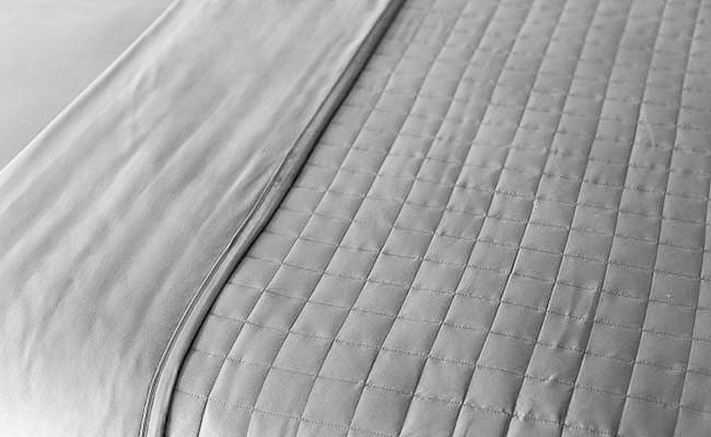 COMPHY | Quilted Blanket